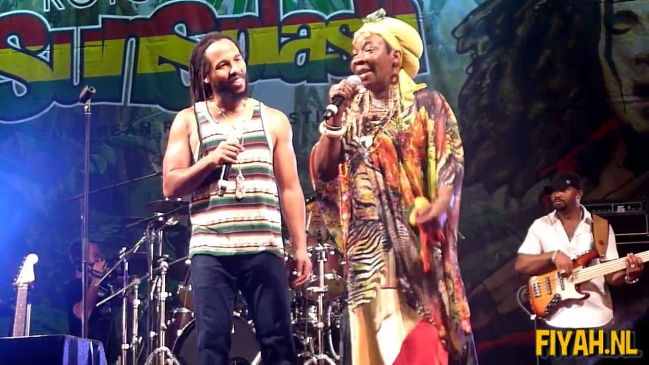 Rita Marley & Ziggy Marley - One Love/People Get Ready @ Rototom Sunsplash 2011 [8/25/2011]